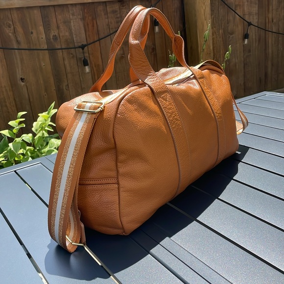 Divina Ferenze Leather Carryon Duffle Bag - Picture 2 of 12